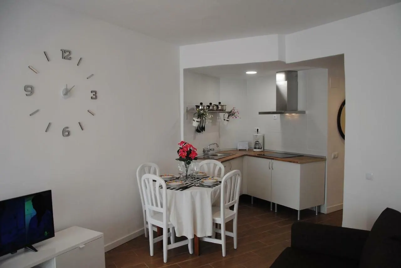 Apartamento Cerca De La Playa Y Campo De Golf Con Piscina contacts